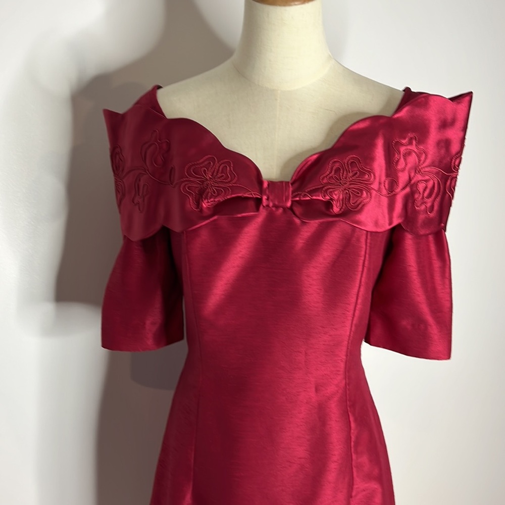 Jiuliani Rick fed maroon cocktail dress - Picture 4 of 11